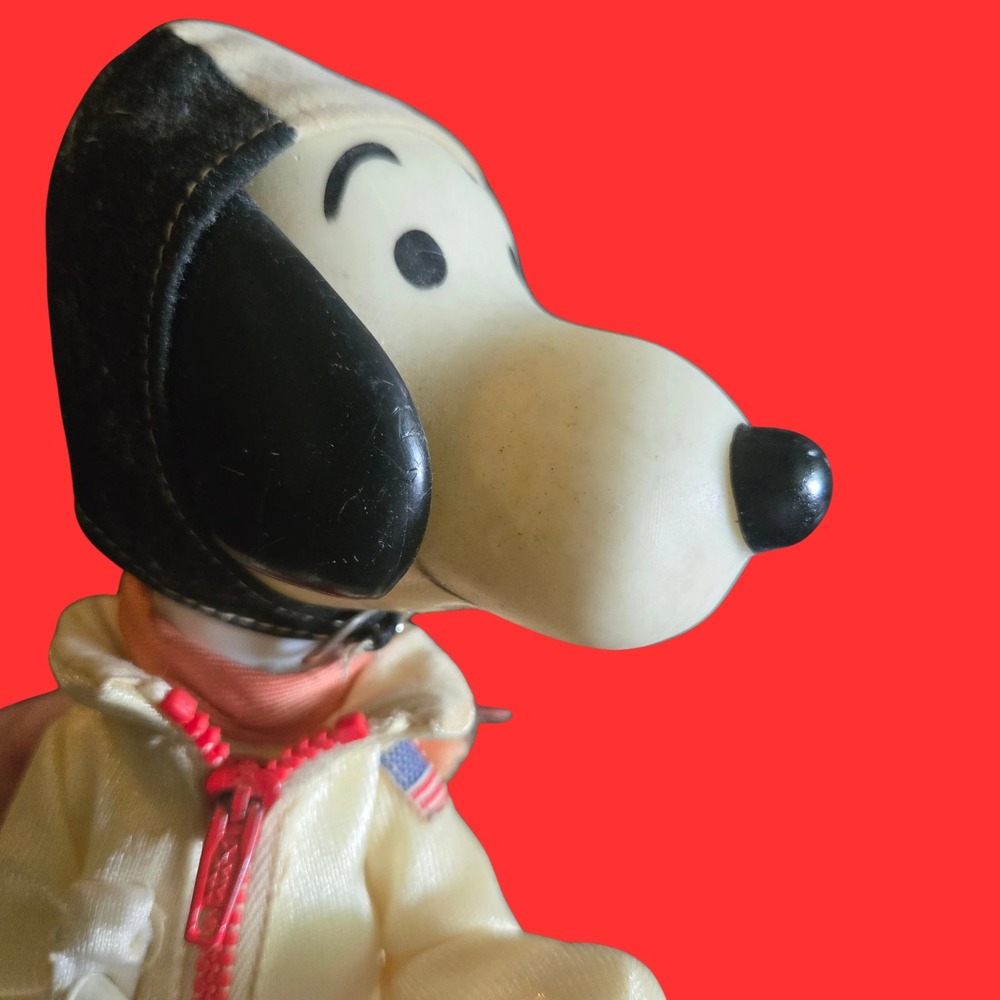 Vintage 1969 Snoopy Astronaut Determined Productions Peanuts Space Toy Figure - Picture 3 of 9